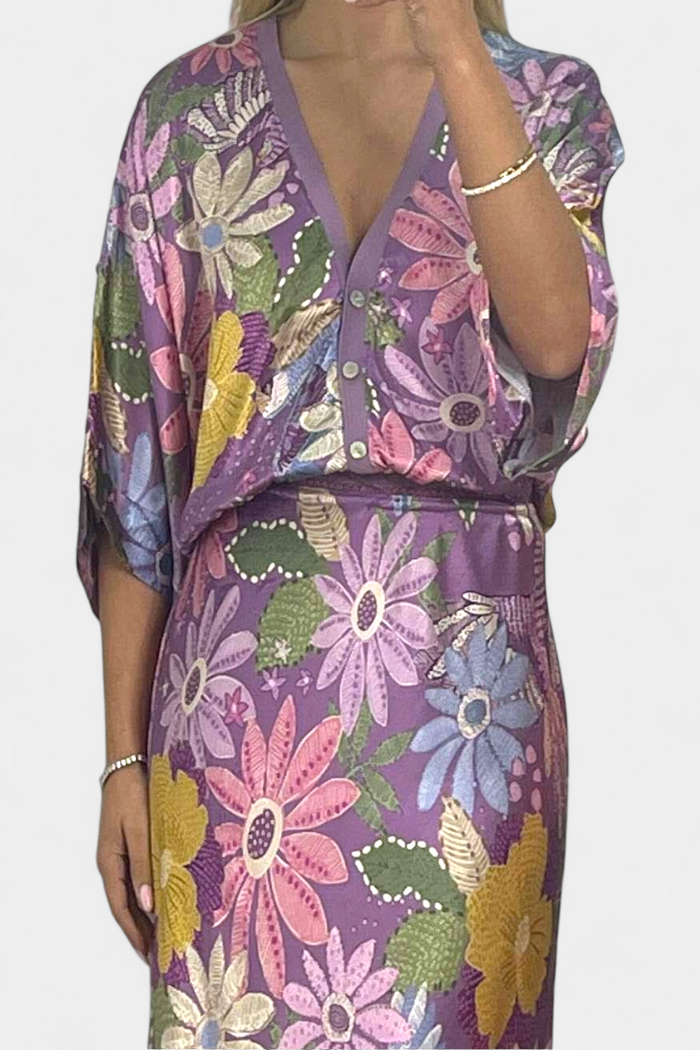 Shae Conjunto Suave de Blusa y Falda de Cola de Pez Floral en color Morado