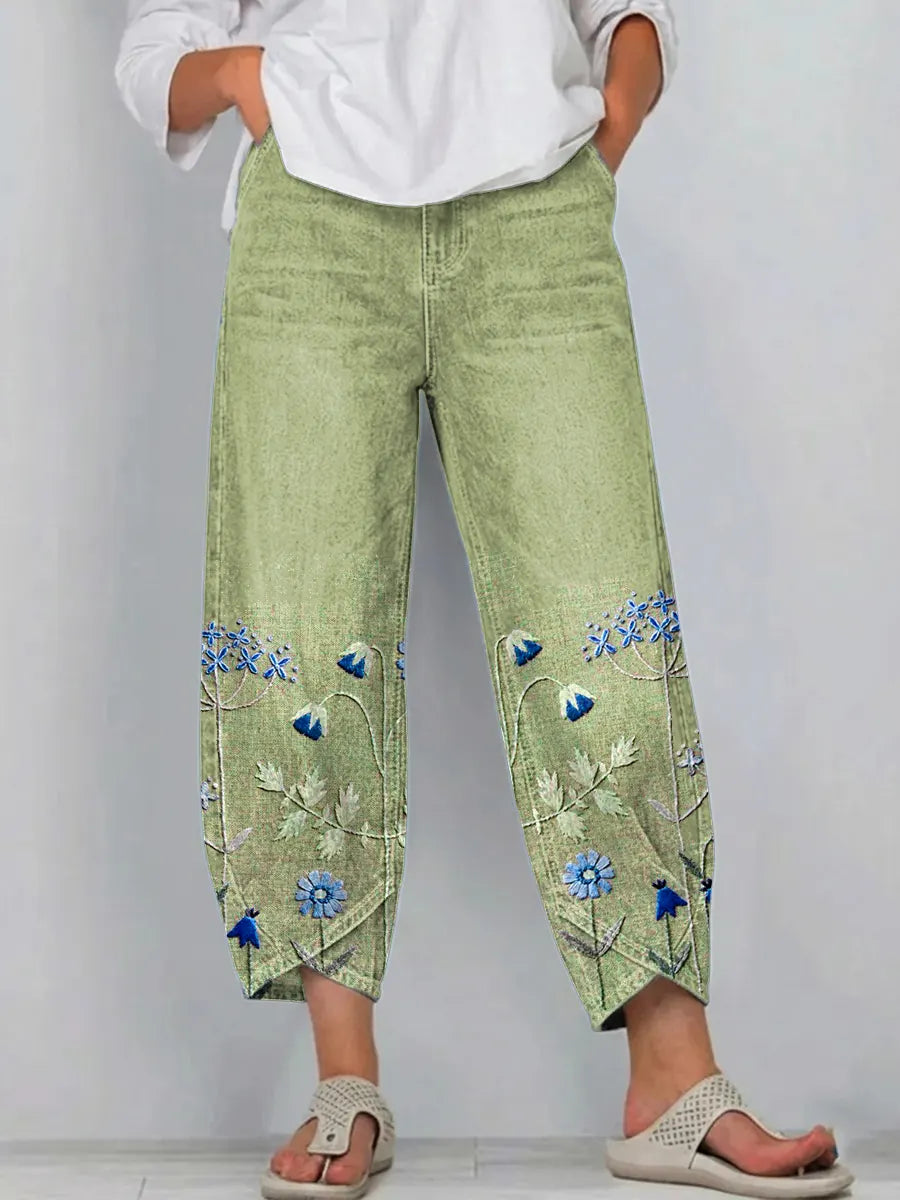Brígida | Pantalón Casual con Bordado Floral en color Caqui