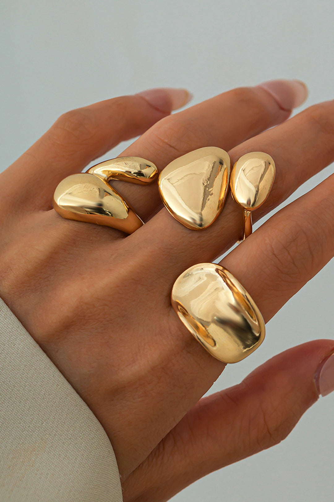 Anillos Irregulares de Metal en color Oro Puro