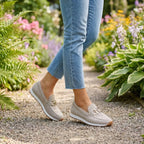 Sinforosa | Mocasín Deportivo con Hebilla Dorada en color Beige