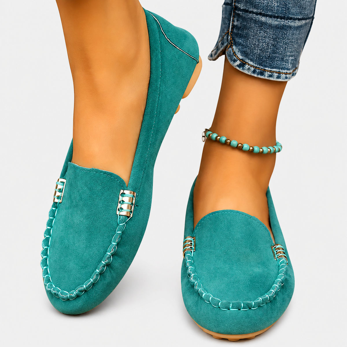 Áurea | Mocasín Plano de Colores en color Verde Esmeralda
