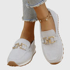 Sinforosa | Mocasín Deportivo con Hebilla Dorada en color Beige