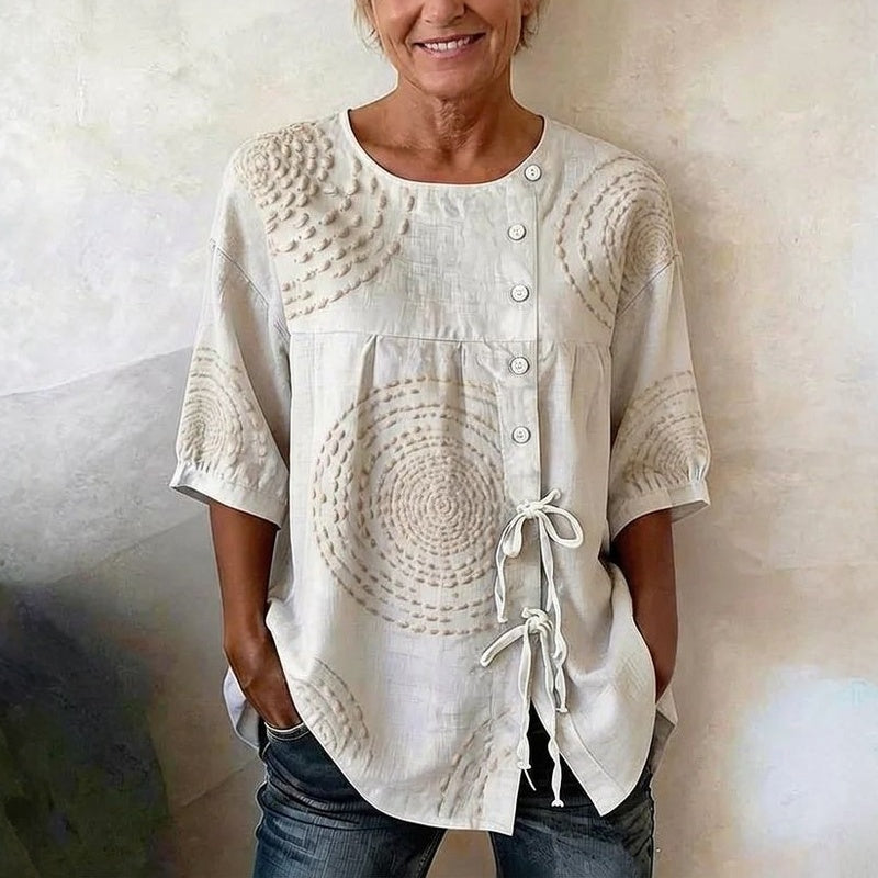 Remedios | Blusa Vintage con Cordones y Estampado Artesanal en color Beige