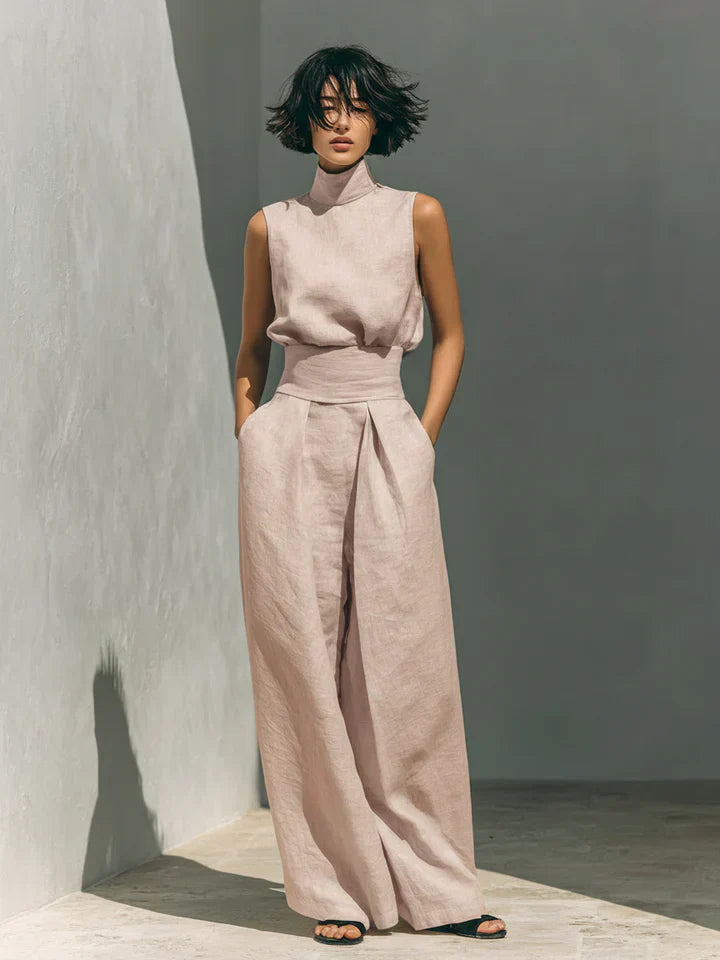 Flor | Conjunto minimalista de blusa sin mangas y pantalón de pernera ancha en algodón y lino para mujer en color Caqui