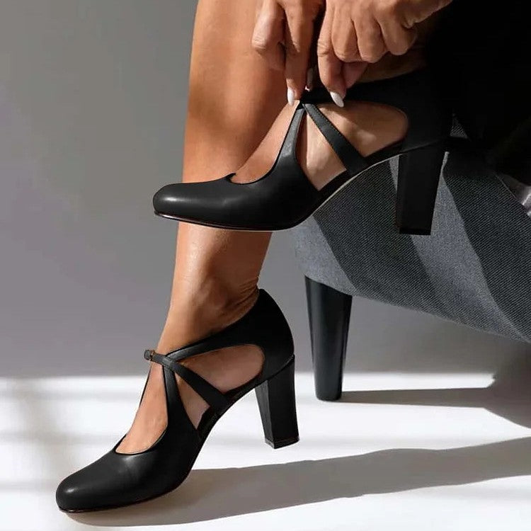 Herminia | Escarpín de Piel con Tira y Tacón Bloque en color Marrón