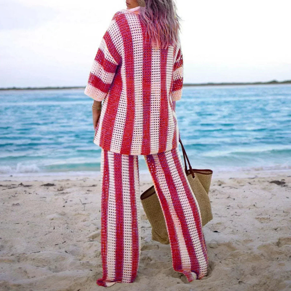 Zenaida | Conjunto Crochet Rayas Kimono y Pantalón en color Rosa/Blanco