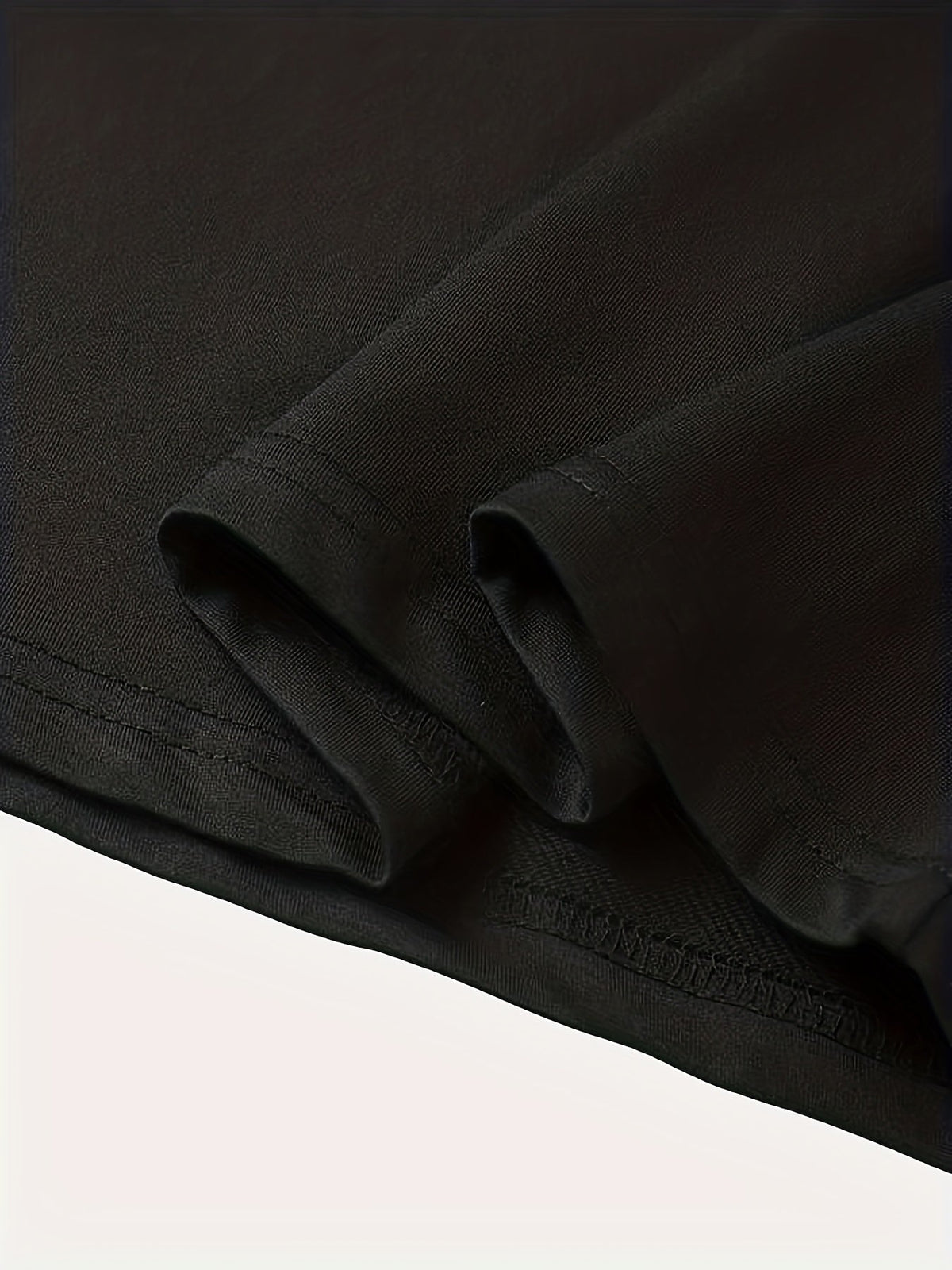 Leonardo | Camiseta elegante con cuello redondo y estampado gráfico