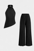 Pilarica Conjunto Plisado con Top Asimétrico Halter y Pantalón Fluido en color Negro