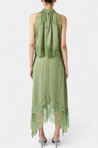 Coralena Conjunto de Falda Midi de Encaje con Dobladillo Asimétrico en color Verde Salvia