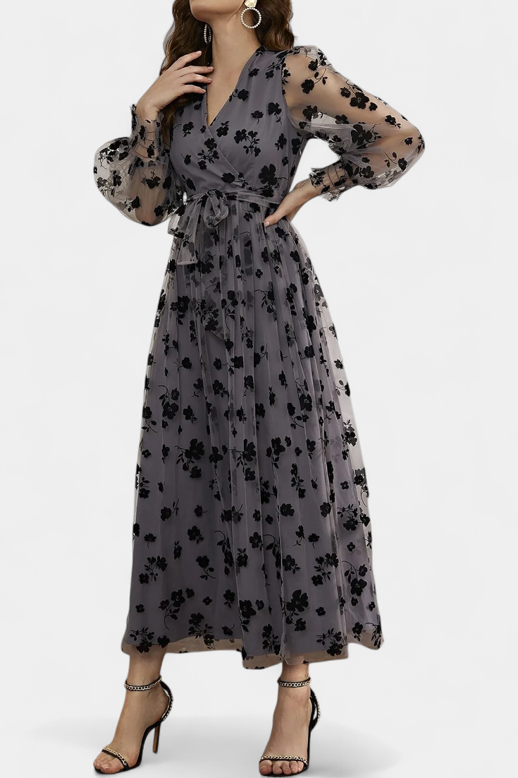 Iolanda Vestido Maxi de Encaje Floral con Mangas de Linterna en color Gris